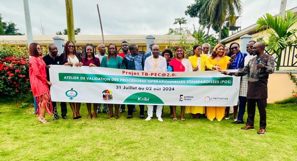 RAPPORT ATELIER DE VALIDATION DES PROCEDURES  OPERATIONNELLES STANDARDISEES (POS) DU PROJET TB_PEC@2.0.  « Faire progresser les résultats de la TB pédiatrique chez les enfants  vulnérables, déplacés internes en zone urbaine au Cameroun »